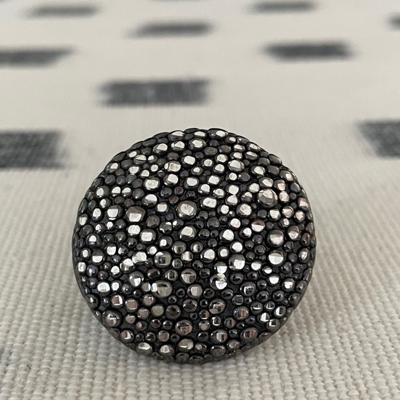 ROBERTO COIN Ring. Blackened Silver Statement Ring from the Stingray Collection - Picture 1 of 4